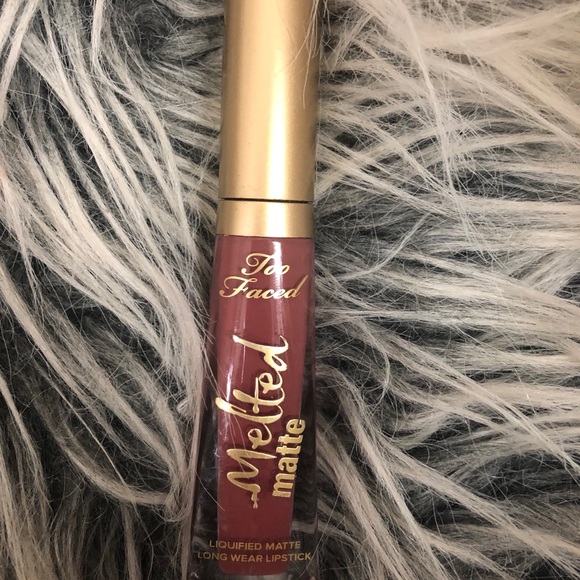 Too faced melted matte lipstick - Picture 3 of 5